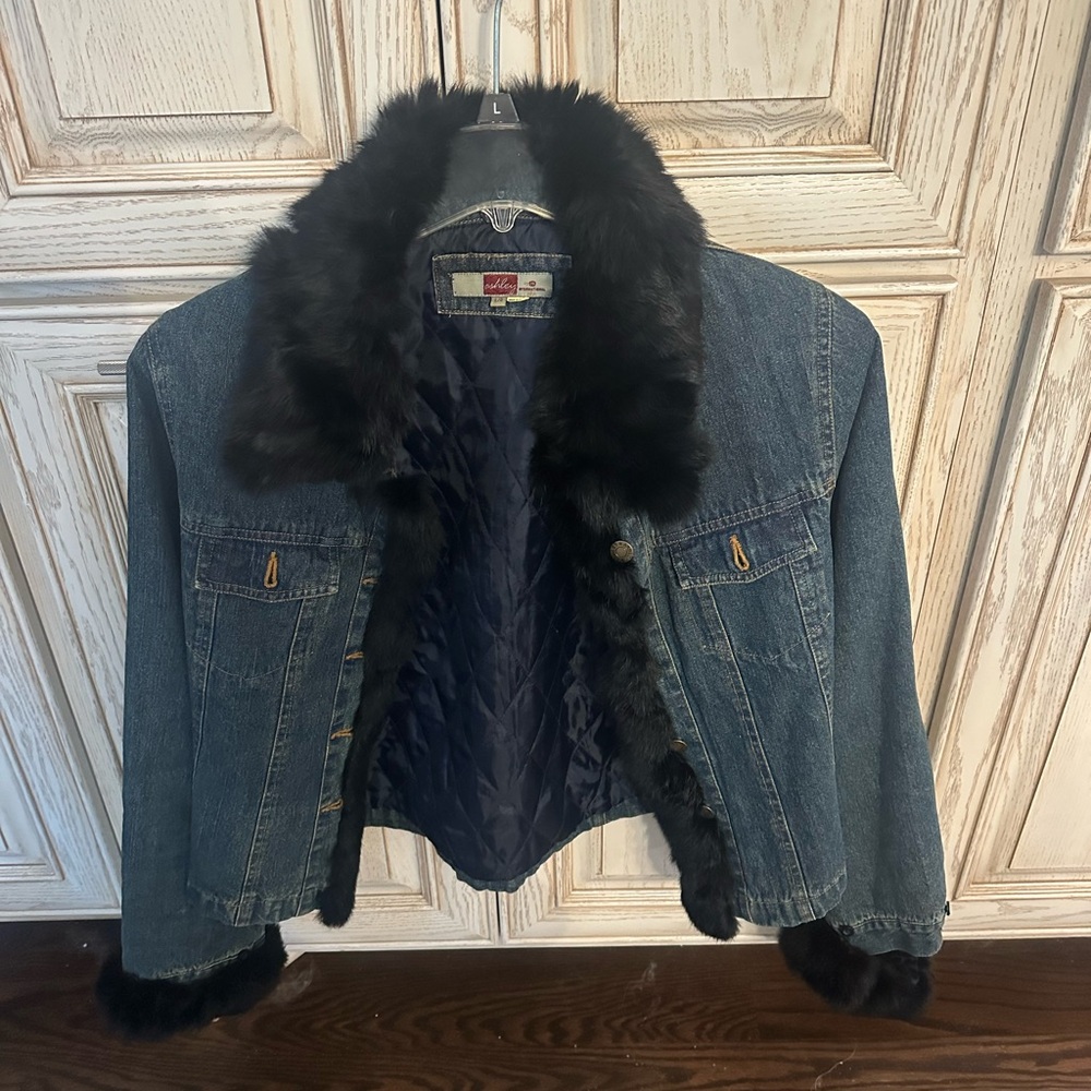 Jean jacket with removable fur collar and cuffs